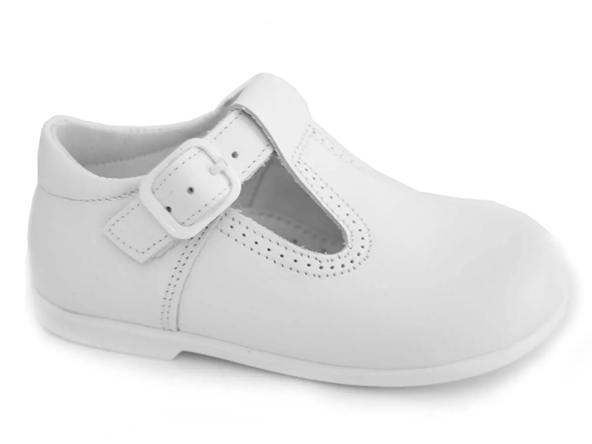 Classic Leather T-Strap Mary Janes unisex for Boys and Girls White by Patucos Infant shoes